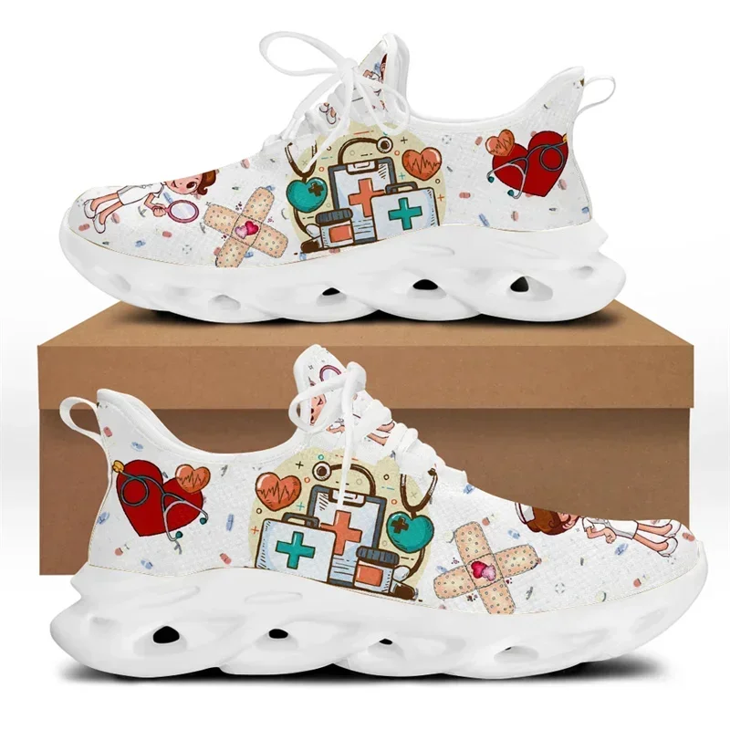 White Nursing Shoes For Women  - White Sneaker Care Kit recension och pris